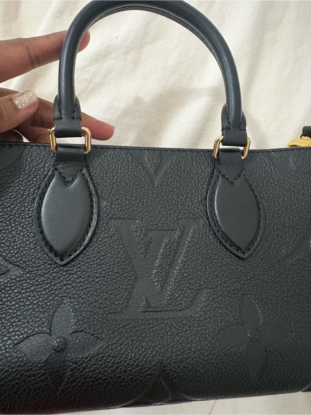 Louis Vuitton OnTheGo East West - Picture 2 of 8